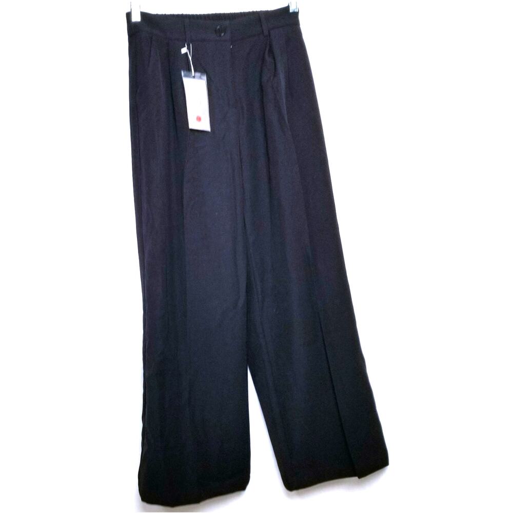 NWT's -Funyyzo Women's Black Elastic Back Waist Zipper Pleated Pockets Size M